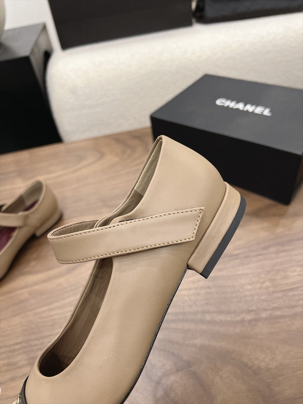 CC Square-Toe Mary Jane Flats Beige Black Lambskin 961512