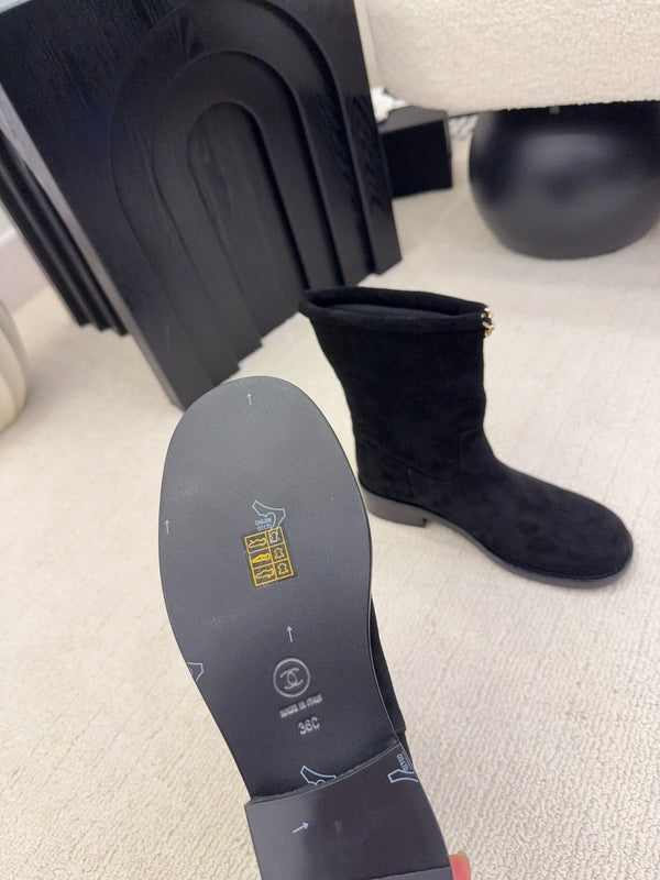 CC Mid-Calf Boots 4CM Gold Chain Charm Black Suede 961499
