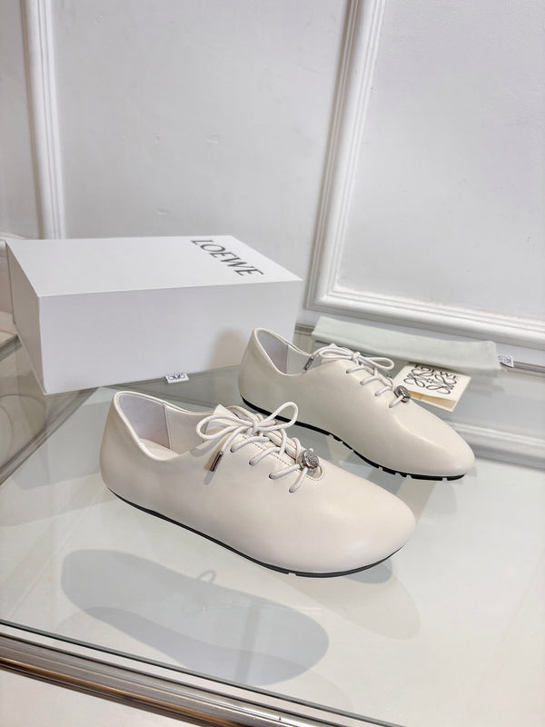 LW Pebble Lace-Up Shoes White Nappa Sheepskin 984750