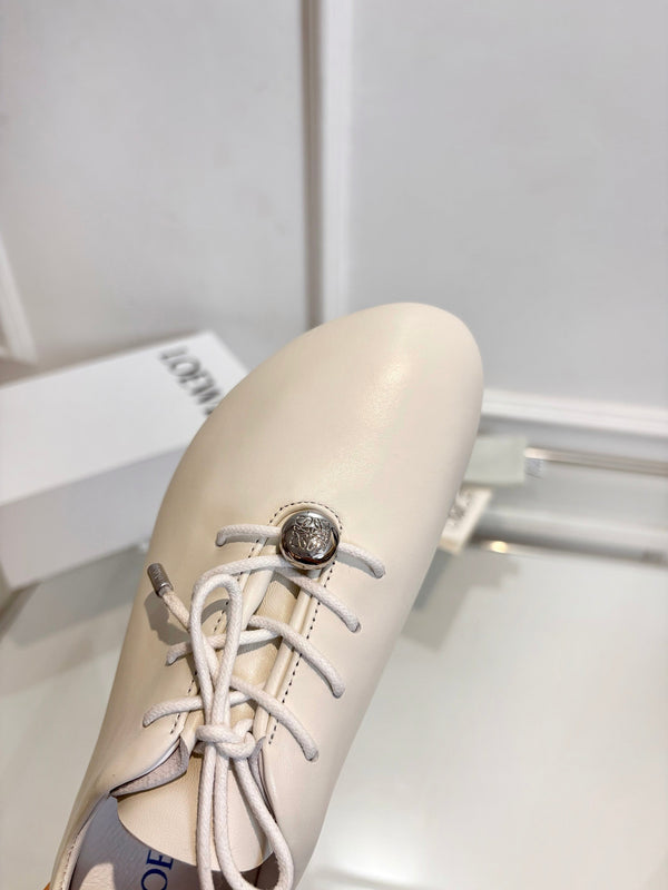LW Pebble Lace-Up Shoes White Nappa Sheepskin 984750
