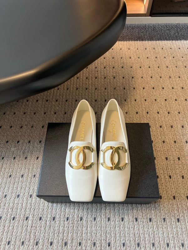 CC Logo Loafers White Leather 984401