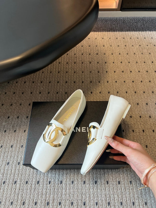 CC Logo Loafers White Leather 984401