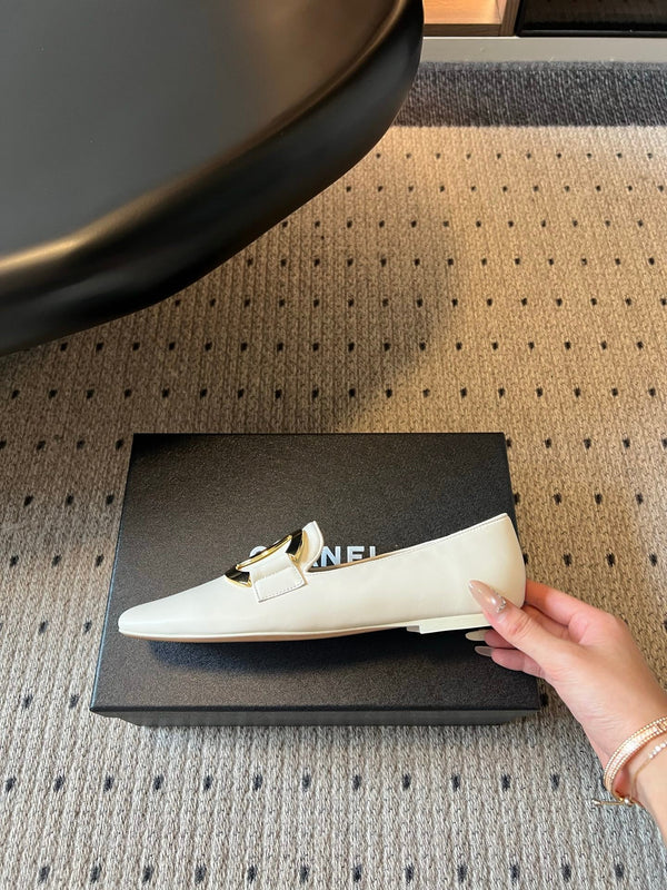 CC Logo Loafers White Leather 984401