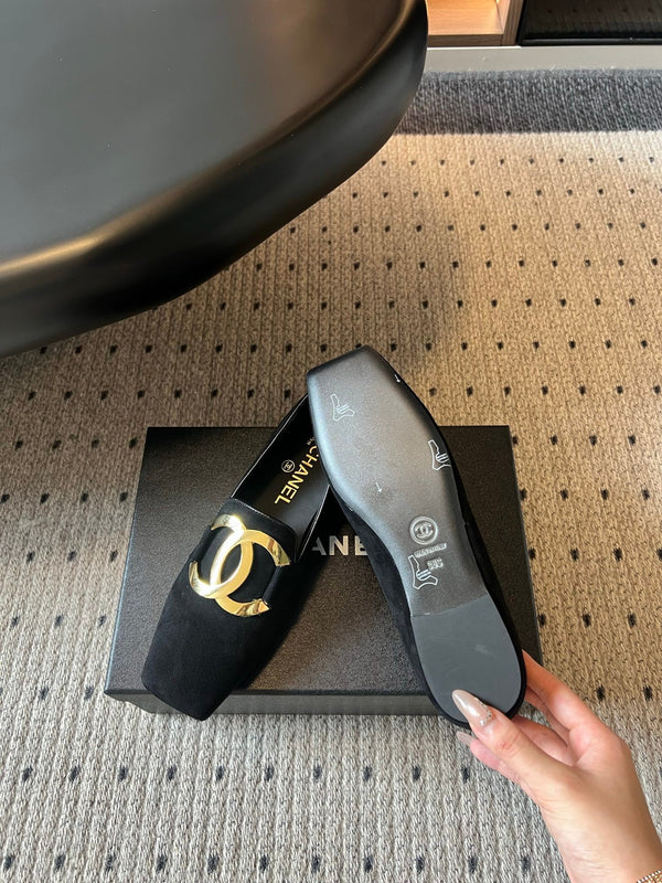 CC Logo Loafers Black Suede 984399