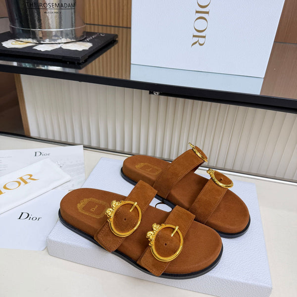 CD Médaillon Buckle Slide Cognac Brown Suede 987055