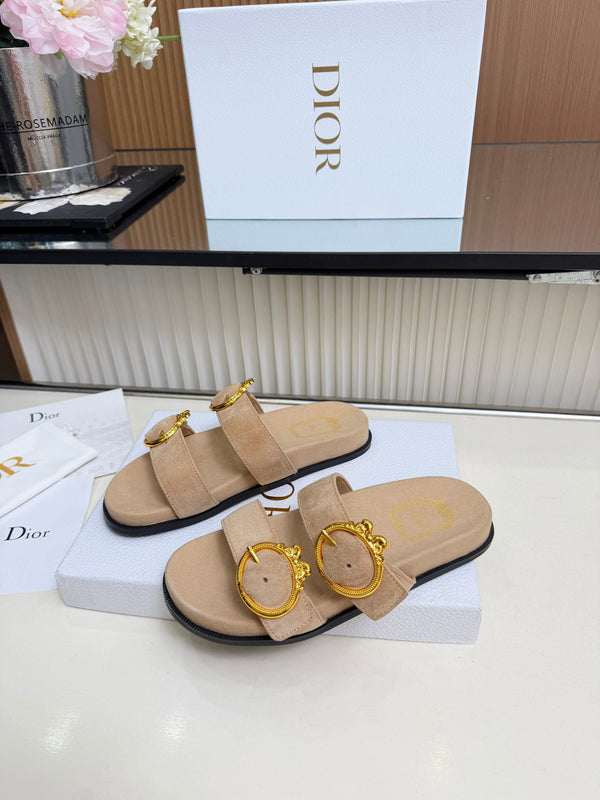 CD Médaillon Buckle Slide Cognac Beige Suede 987054