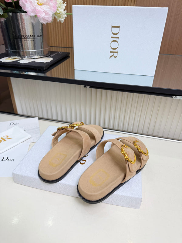 CD Médaillon Buckle Slide Cognac Beige Suede 987054