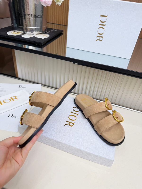 CD Médaillon Buckle Slide Cognac Beige Suede 987054