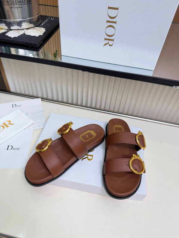 CD Médaillon Buckle Slide Brown Leather 987052
