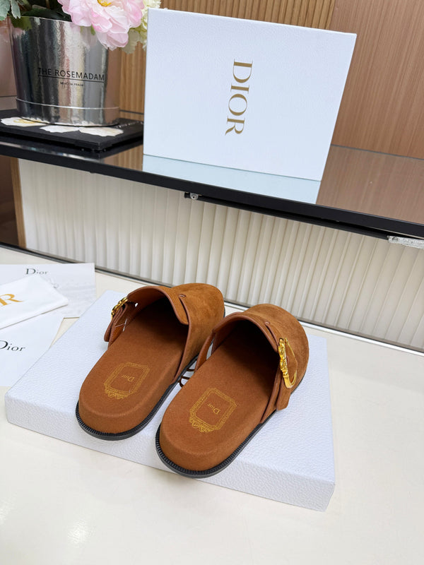 CD Médaillon Buckle Mules Cognac Brown Suede 987050
