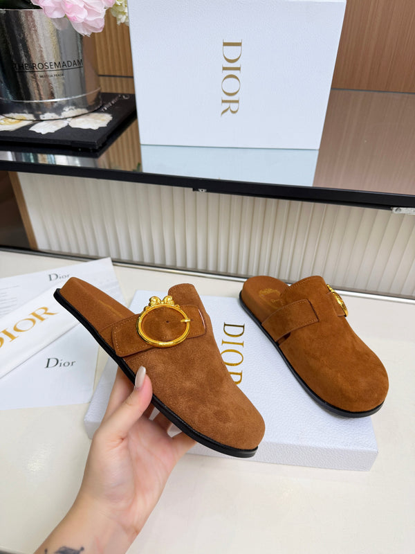 CD Médaillon Buckle Mules Cognac Brown Suede 987050