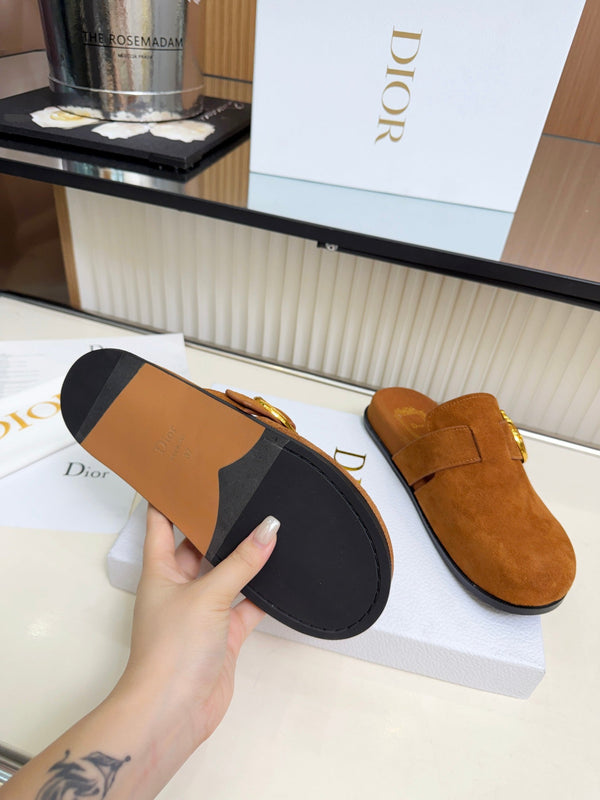 CD Médaillon Buckle Mules Cognac Brown Suede 987050