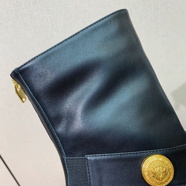 BM 26S Pointed-Toe Boots 10.5cm Gold Logo Buttons Black Leather 111356