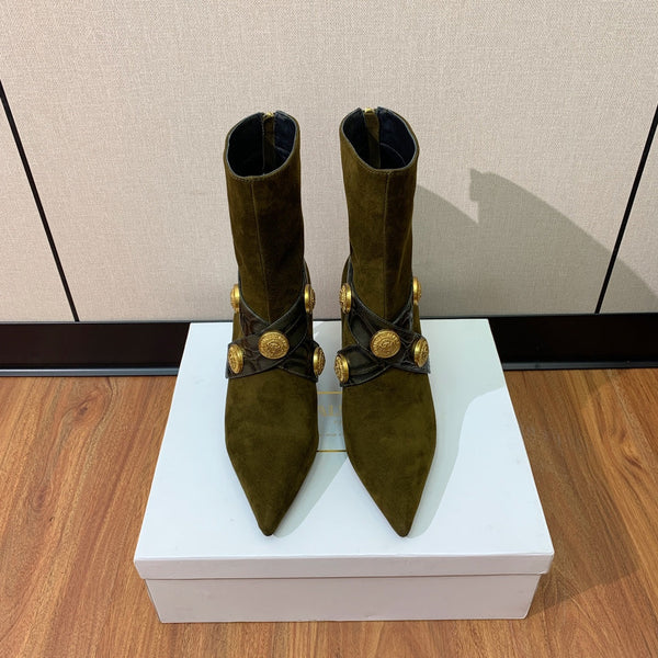BM 26S Pointed-Toe Boots 10.5cm Gold Logo Buttons Dark Olive Green Suede & Embossed Leather 111351