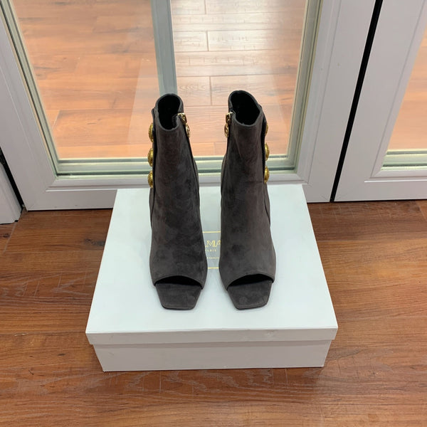 BM 26S Open-Toe Ankle Boots 9.5cm Gold Buttons Stiletto Dark Grey Suede 111322