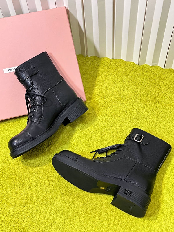 Miu 26S Mid-Calf Lace-Up Boots 4CM Triple Buckle Black Pebbled Leather 137188