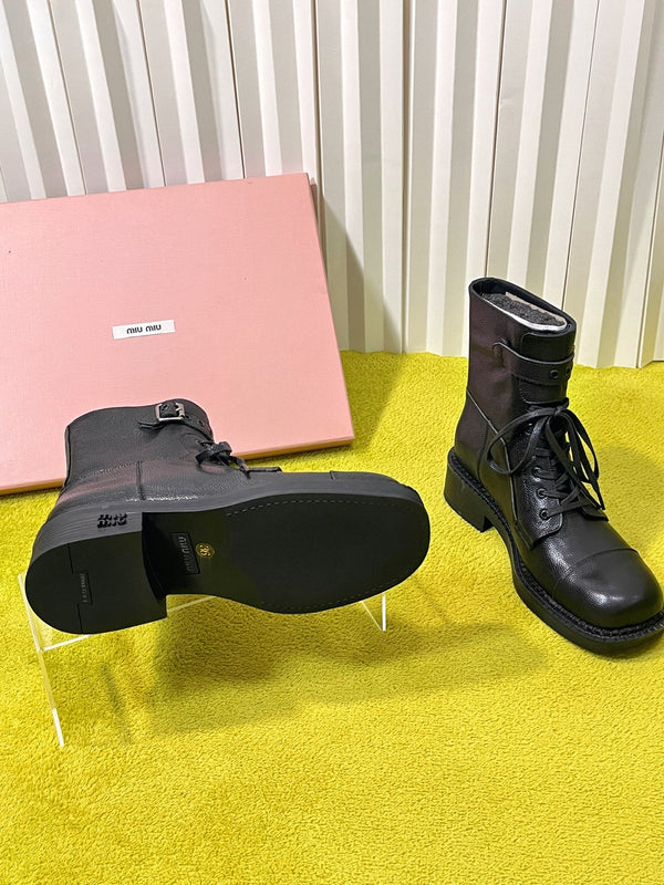 Miu 26S Mid-Calf Lace-Up Boots 4CM Triple Buckle Black Pebbled Leather 137188