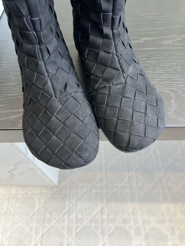 BV 26S Atomic Boots Intrecciato Black Sude 136463