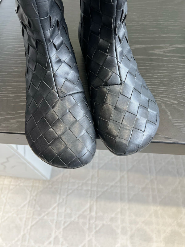 BV 26S Atomic Boots Intrecciato Black Leather 136462