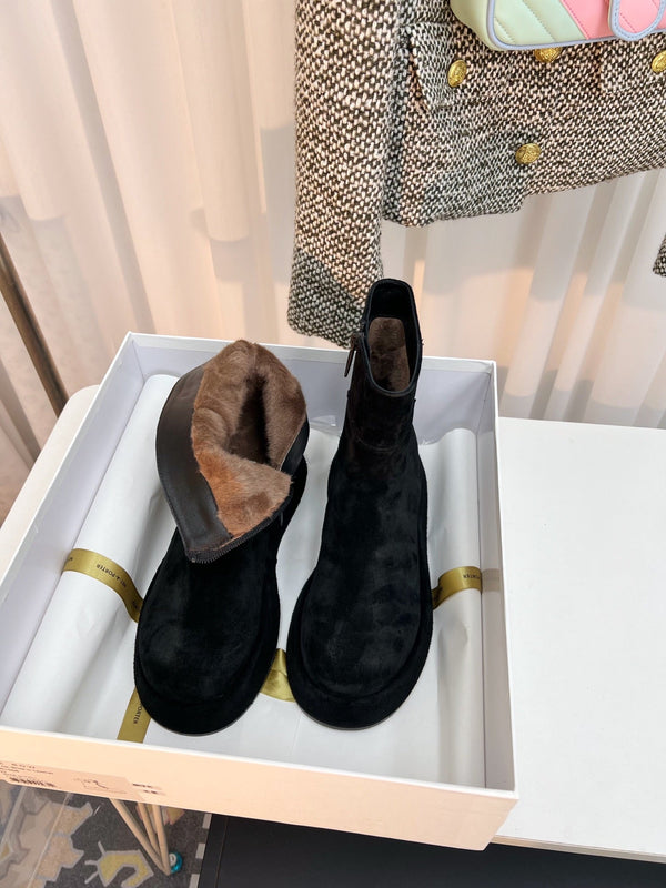 TR 26S Platform Ankle Boots 4cm Side Zip Black Suede 140945