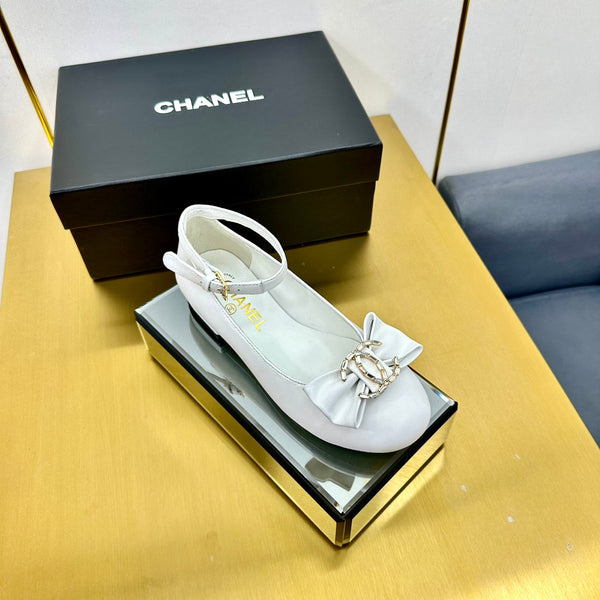 CC 26S Mary Jane Flats Bow Logo Charm White Leather 140314