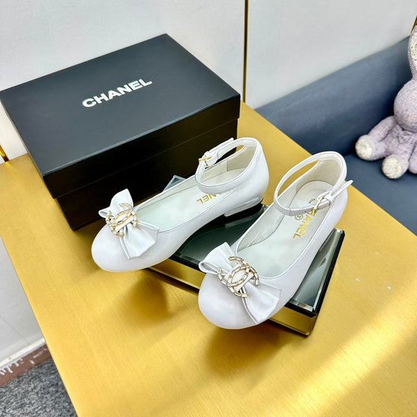 CC 26S Mary Jane Flats Bow Logo Charm White Leather 140314