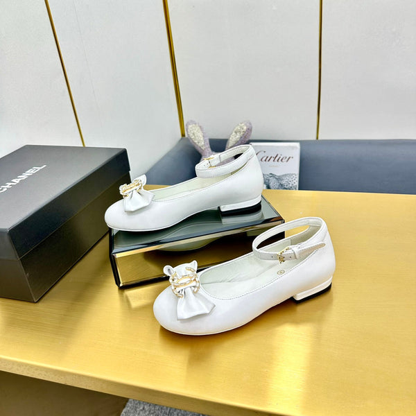 CC 26S Mary Jane Flats Bow Logo Charm White Leather 140314