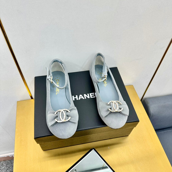 CC 26S Mary Jane Flats Bow Logo Charm Light Grey Suede 140312
