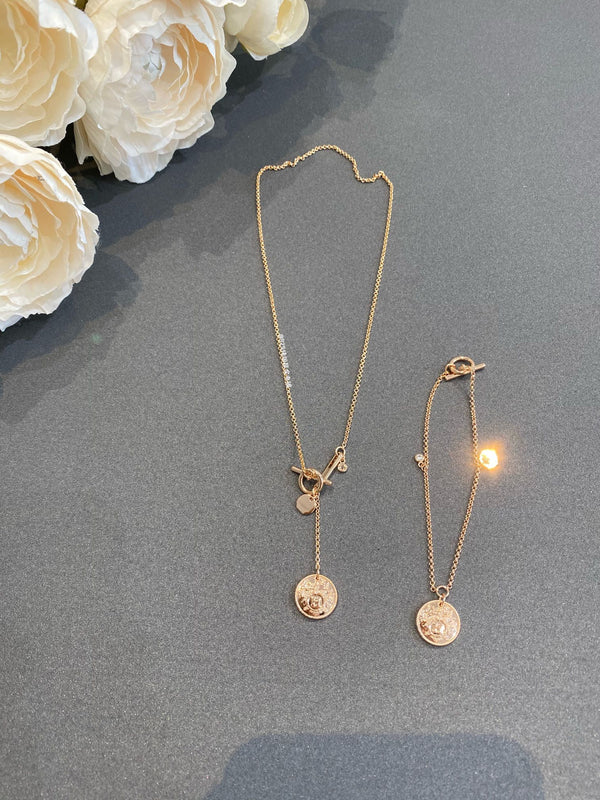 H Classic Gold Coin Bracelet
