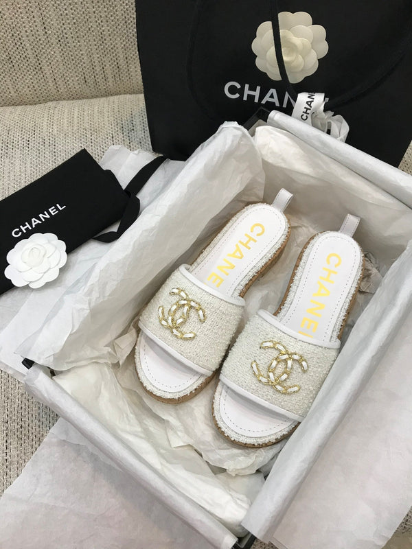 CC 26s Wooden Slippers White Tweed Lambskin 916900