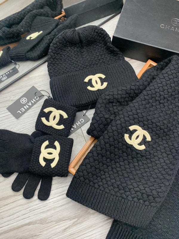 CC Hat Scarf Gloves Set Knit Black Logo 475104
