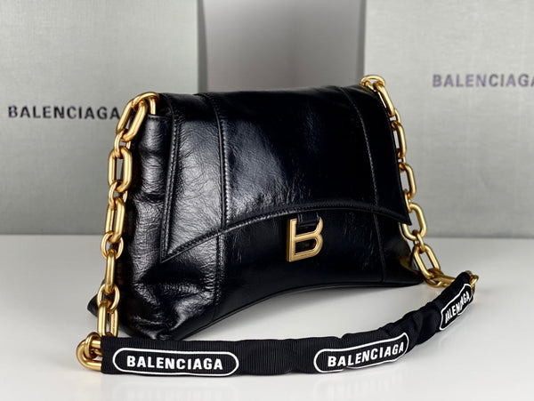 DOWNTOWN SHOULDER BAG 29 IN BLACK WAXED SHEEPSKIN GOLD HARDWARE