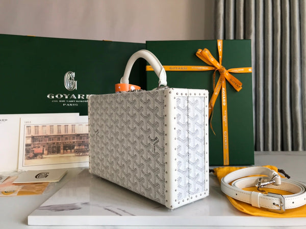 GRAND HÔTEL TRUNK BAG 24 IN WHITE GOYARDINE CANVAS AND CALFSKIN