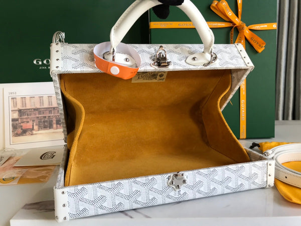 GRAND HÔTEL TRUNK BAG 24 IN WHITE GOYARDINE CANVAS AND CALFSKIN