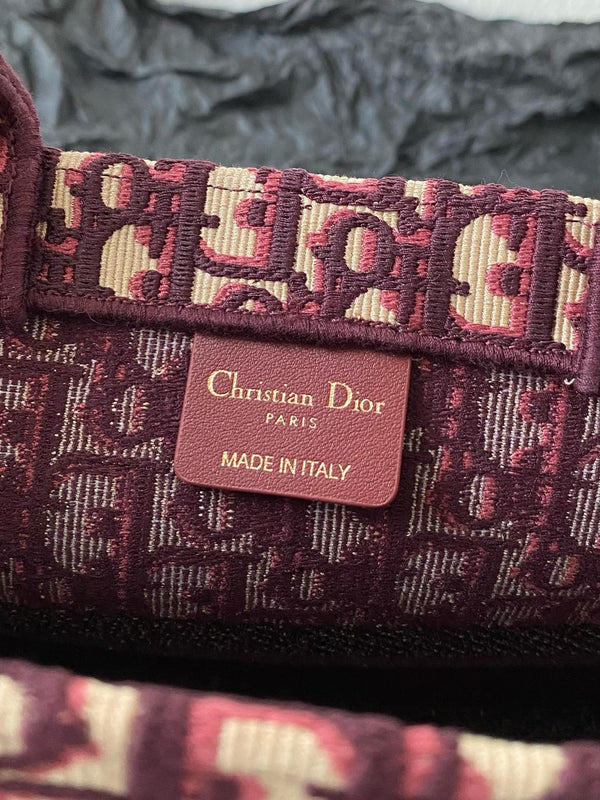 Medium CD Book Tote 36cm Burgundy Retro Style D Letter Embroidery