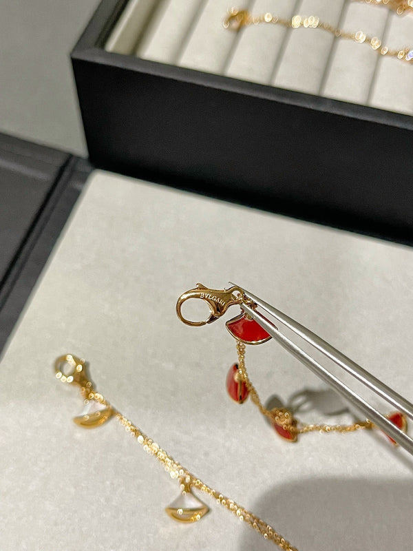 BVL 4 MOTIF GOLD DIVA DREAM BRACELET
