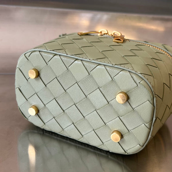 MINI VANITY CASE 18 IN OLIVE GREEN LAMBSKIN