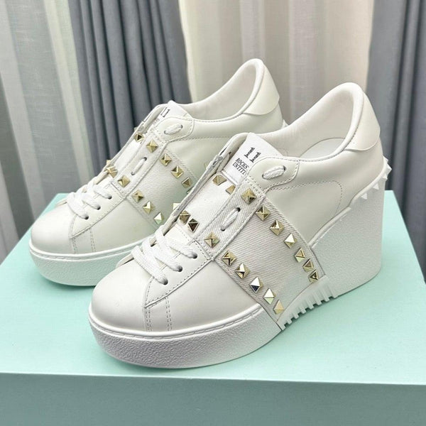 FLATFORM ROCKSTUD UNTITLED SNEAKER IN WHITE CALFSKIN
