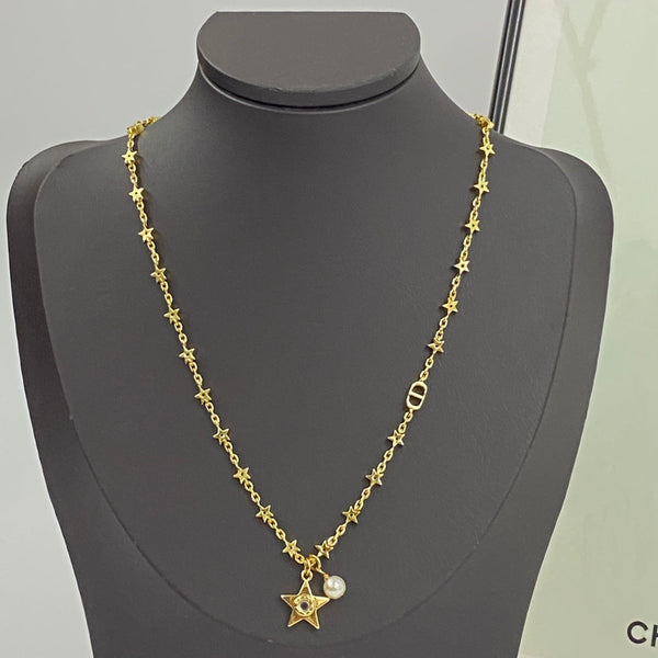 CD 26S Star Chain Pearl Pendant Necklace In Gold Tone Metal 631051