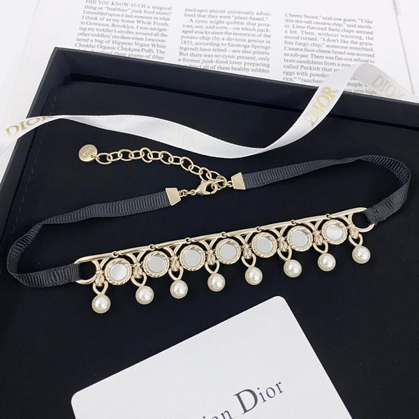 CD 26S Pearl Drop Choker Necklace In Gold Tone Metal 631050