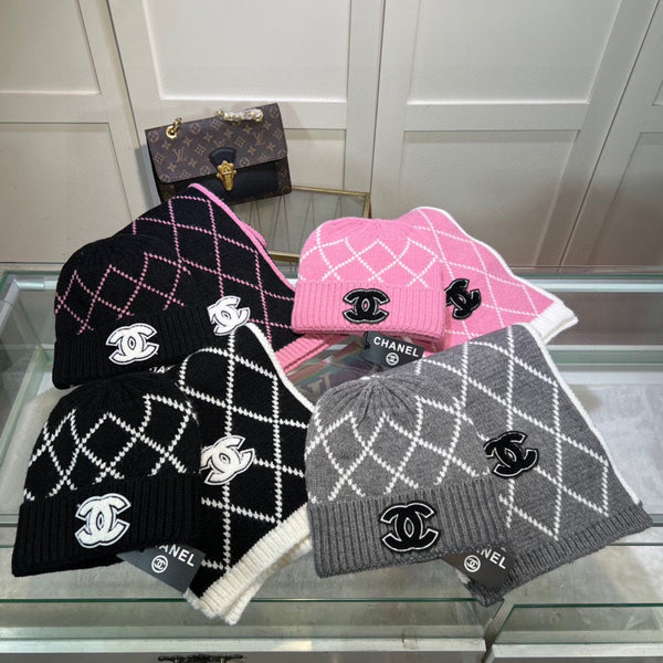 SET HAT AND SCARF IN BLACK MIX BRIGHT PINK WOOL 422596