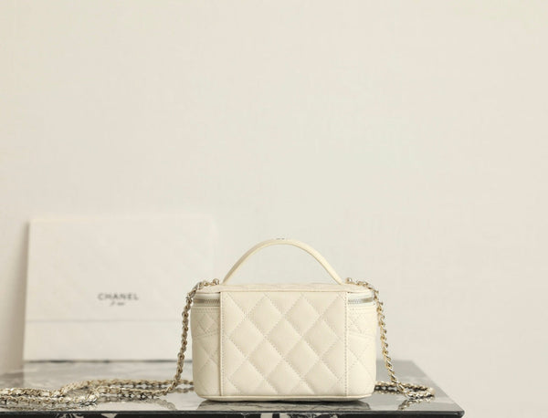 CC 25C Vanity 17cm Cream Grained Calfskin
