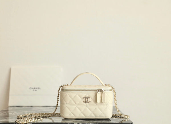 CC 25C Vanity 17cm Cream Grained Calfskin