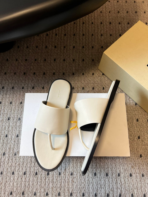 Signum Flat Sandal in White Sheepskin 282428