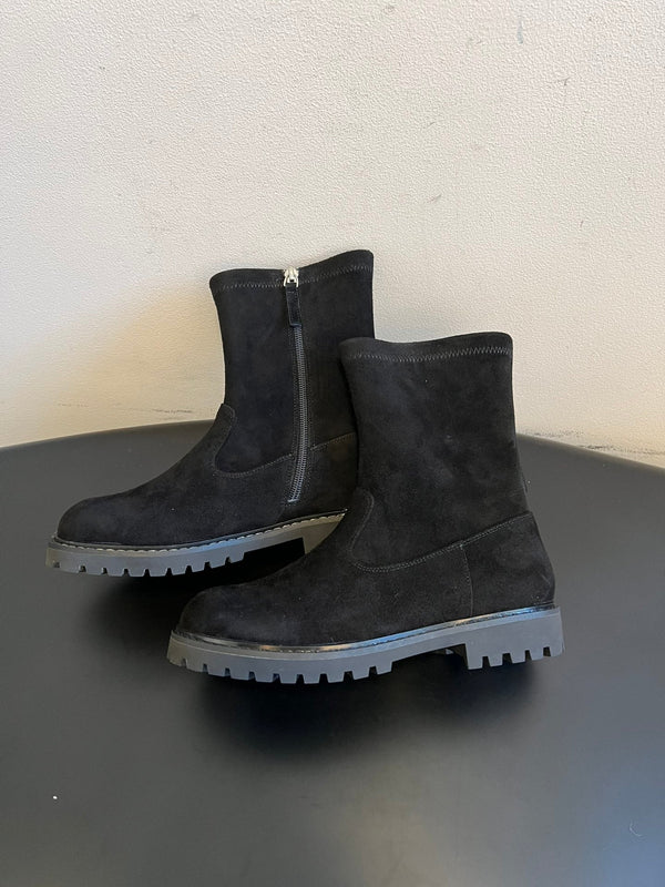 The Row 2025 Boot Black Suede 561644