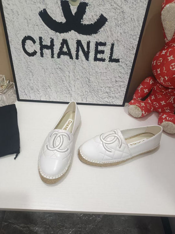 Chanel 26s Espadrille Loafers In White Calfskin With Rope Sole