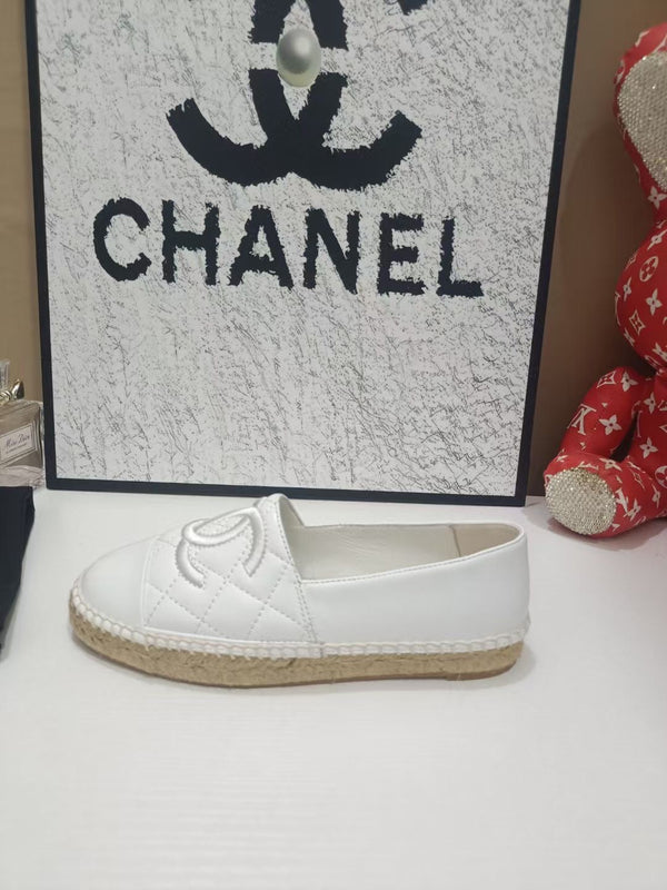 Chanel 26s Espadrille Loafers In White Calfskin With Rope Sole