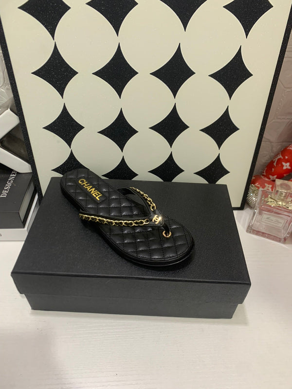 CC 26s Thong With Chain Black Sheepskin 684868