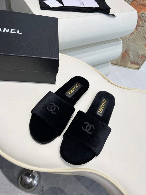 CC 26s Slide Black Velvet 684904