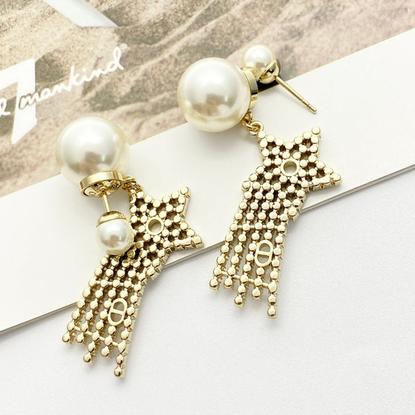 CD 26S Star Crystal Fringe Pearl Earrings In Gold Tone Metal 631052